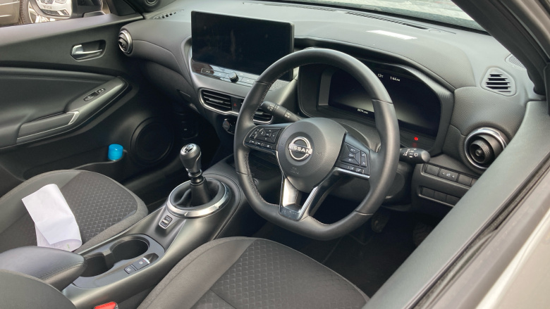 Nissan Juke 1.0 DiG-T N-Connecta 5dr Petrol Hatchback
